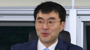 김웅 “애완용 검사 득세”…김남국 “윤석열 대변인이냐”