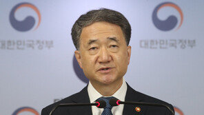 박능후 “의료계와 종합개선방안 수립…투쟁 말고 대화 나서달라”