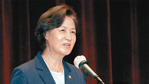 추미애 “신망 쌓은 분들 발탁”… 문찬석 “감찰 대상자가 승진”