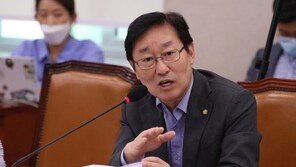 박범계 “윤석열 사단 좌천시켜도 ‘다 모여’ 하면 일사불란”