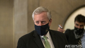 트럼프 “백악관서 대선후보 수락연설 검토”에…비서실장은 “반대”