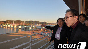 “4대강 덕분에 vs 4대강 때문에”…‘물폭탄’ 공방에 재소환된 MB