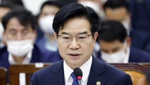 경찰청장, 수사권조정 시행령 반발 “檢수사권 범위 넓히면 안돼”