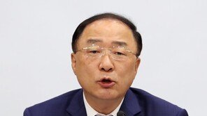 靑 참모 대거 사퇴에, 홍남기 “청와대보다 내각이 책임져야”