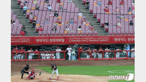 프로야구 관중 11일부터 10%→25% 입장…“육성 응원 안돼요”