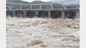 팔당댐 수문 10개 열고 초당 9100 t 방류