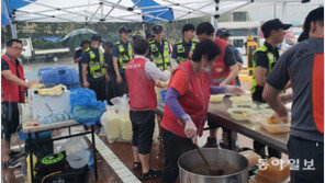 [단독]수재민 아픔 달래준 ‘사랑의 짜장면’