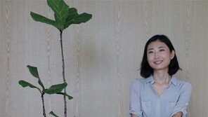 물리학 배우던 그녀, 세계 최초 ‘티무르 역사’ 완역자 되다