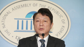 최재성 “정무수석은 국회 자주 와야…野 빨리 만날 것”