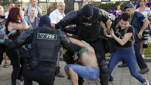 벨라루스 나흘째 대선불복 시위…경찰 “6000명 체포”