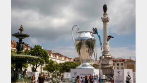 챔피언스리그가 마주한 두 개의 전선