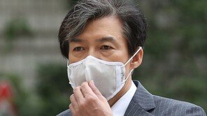 조국 “검찰, 다른 국가기관엔 ‘쇠몽둥이’ 내부엔 ‘솜방망이’”