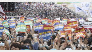 “한심·무식한 정부”…의사 총파업 대회서 강경발언 속출