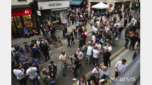 영국도 코로나19 재확산…신규 확진자 두 달새 최고치