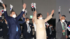 작년 ‘극일’ 내세운 文, 올해는 ‘협의’ 강조… 한일갈등 악화 차단