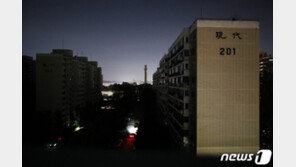 압구정 현대아파트 4000여가구 정전…폭염에 주민들 큰 불편