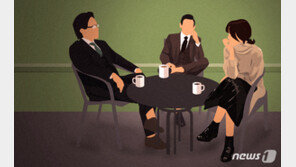 마스크 벗고 다닥다닥…카페發 코로나 확산, 현장 가보니