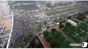 거리두기 3단계 ‘시간문제’…이대로면 이번주 일평균 100명 넘는다