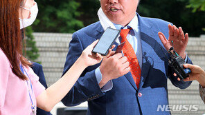 추미애 “종교, ‘코로나 특권영역’ 아니다”…전광훈 비판