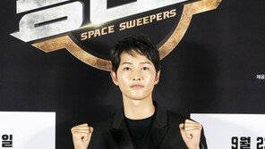 ‘승리호’ 송중기 “‘늑대소년’ 감독과 9년만의 재회…우주 SF 끌렸다”