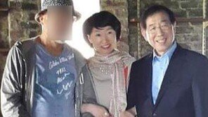 ‘박원순 팔짱’ 진혜원 “시장님 사망 유도로 서울시 방역 마비 초래”
