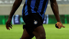 맨유 떠난 루카쿠 “맨유 울린 세비야 나와라”