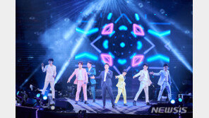 거리두기 2단계로 ‘미스터트롯 콘서트’ 못한다