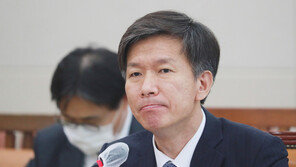 국세청장 부동산 공방…“대국민 사기” vs “누구보다 청렴”