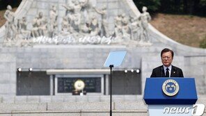 보훈처, 대통령 언급한 최진동 장군 ‘서훈 취소’ 요청후 돌연 보류