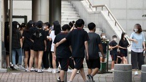 “수능 코앞인데” 속타는 고3…학생 확진 속출에 학원도 ‘원격’