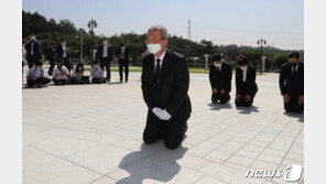 차명진 “김종인, 국보위·뇌물 먼저 반성해라…왜 무릎꿇고 찔찔 난리”