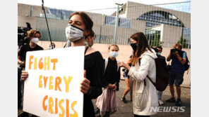 ‘환경소녀’ 툰베리, 메르켈 총리와 회담 위해 베를린 방문