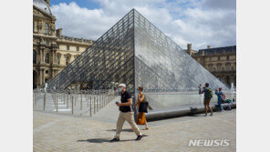 심상 찮은 유럽 코로나… 5개국 신규확진 한달새 2배로