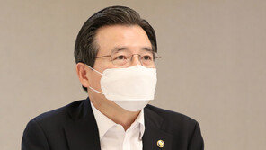 기재차관 “코로나19 재확산에 소상공 2차 금융지원 지속”