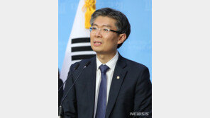 조정훈, ‘공무원 임금 삭감’ 논란에 “고통 분담해야…저부터 실천”