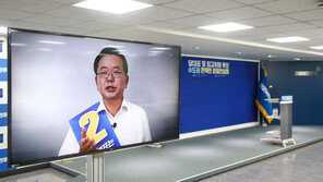 김부겸 “종교의 탈 쓴 극우 세력이 바이러스 퍼뜨려”