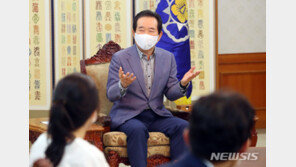 丁 총리, ‘집단 휴진’ 전공의 긴급 면담…“의료진이 국격 높여”
