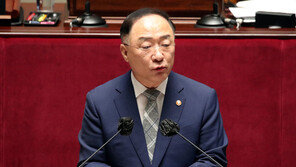 홍남기 “2차 재난지원금 전체 지급 어려워…100% 국채 불가피”