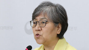 정은경 “3단계 격상, 시기 놓치지 않게 언제든 범위·방법 검토”