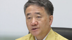 정부 “이번 주 거리두기 3단계 결정 고비…감염 연결고리 끊어야”