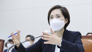 유은혜 “3단계 되면 수능 계획 변경 할 수도”