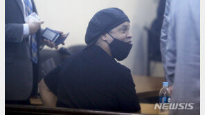 ‘여권 위조’ 호나우지뉴, 벌금 내고 6개월 만에 풀려나