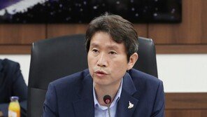 이인영 “해리스 美대사와 워킹그룹 견해 차이 없어”