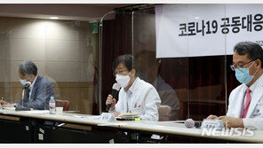 중앙임상위 “백신 빨라도 8개월 걸려…마스크보다 효과 장담 못해”