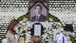 복지부, 박원순시장 분향소 설치는 ‘집합’…감염병법 위반여부 주목