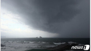 느림보 태풍 ‘바비’, 27일까지 제주에 강풍 동반 최대 500㎜ 폭우