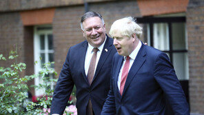 폼페이오 “영국, 中에 계속 괴롭힘 당해…美가 돕겠다”