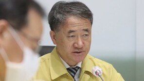 박능후 “지금 상황, 신천지 사례보다 피해 클 수 있어 긴장해야”