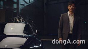 “배우 고수가 감탄한 스포츠세단”… 기아차 ‘스팅어 마이스터’ 출시