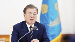 文대통령 “의료계 파업, 군인이 탈영한 셈…법과 원칙대로”